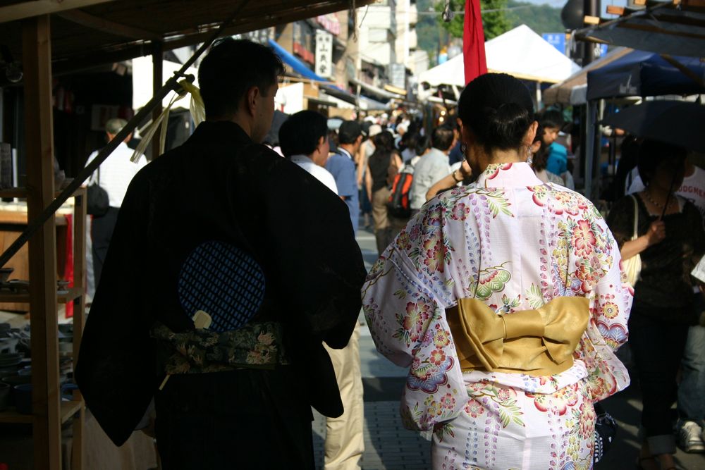 kyoto_market_yukatas.jpg